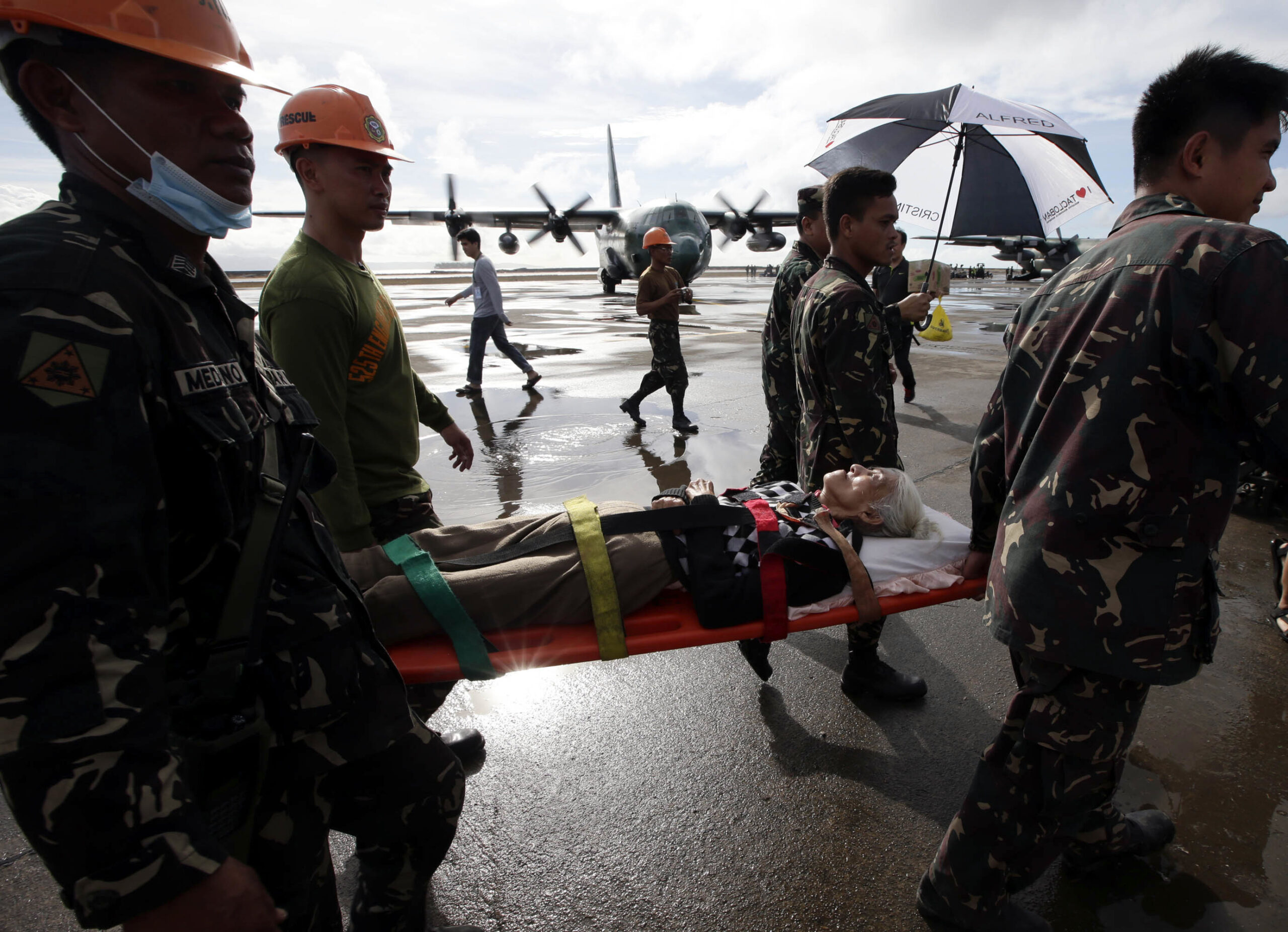 Obama urges public to aid Philippine typhoon recovery