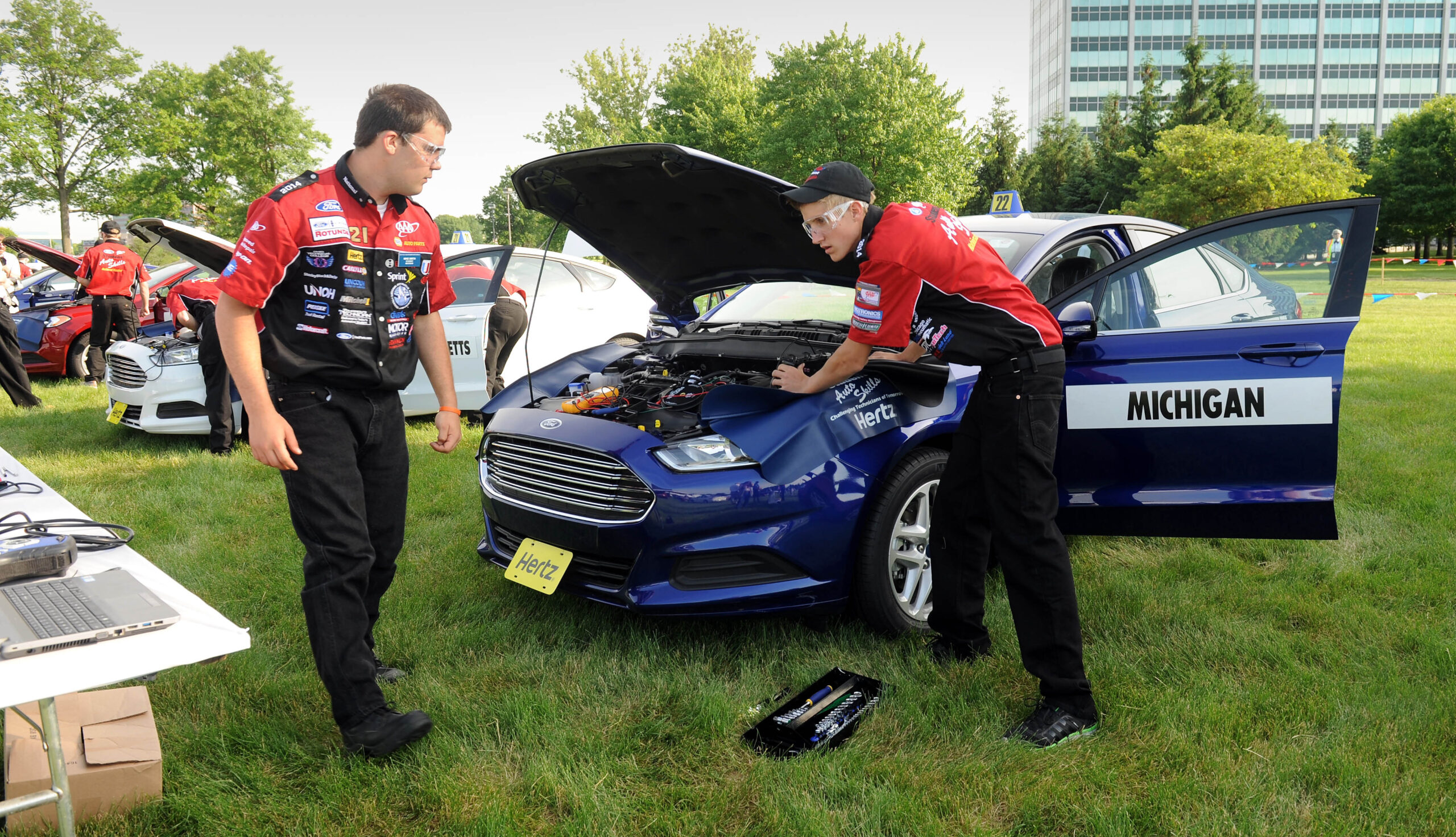 2 Wisconsin students win automotive skills contest