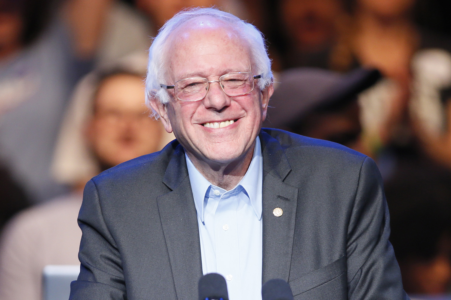 Sanders receives hero’s welcome from New England delegates