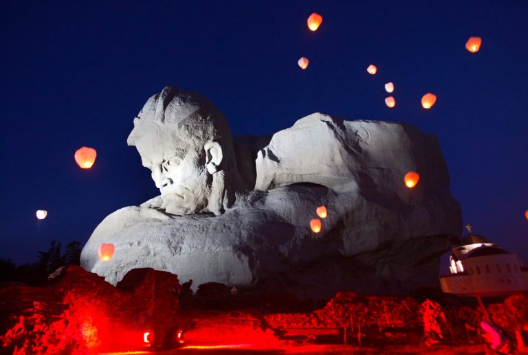 How Russia hits back at slights over WWII victory