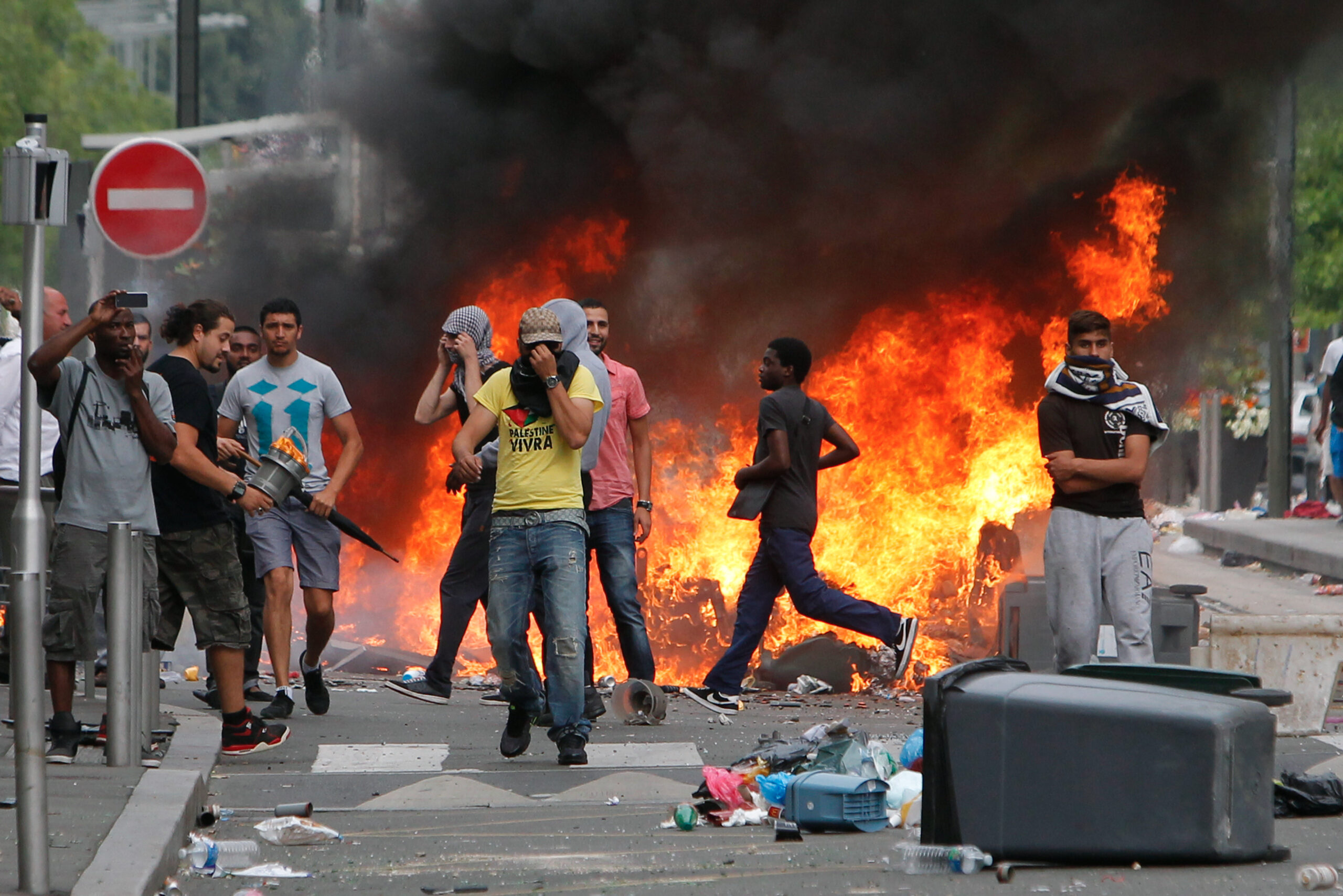 French youth, police clash at anti-Israeli protest