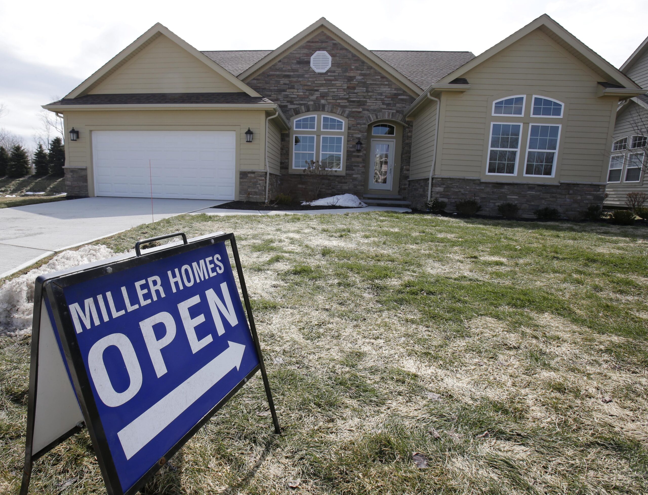 Average US 30-year mortgage rate rises to 4.40 pct