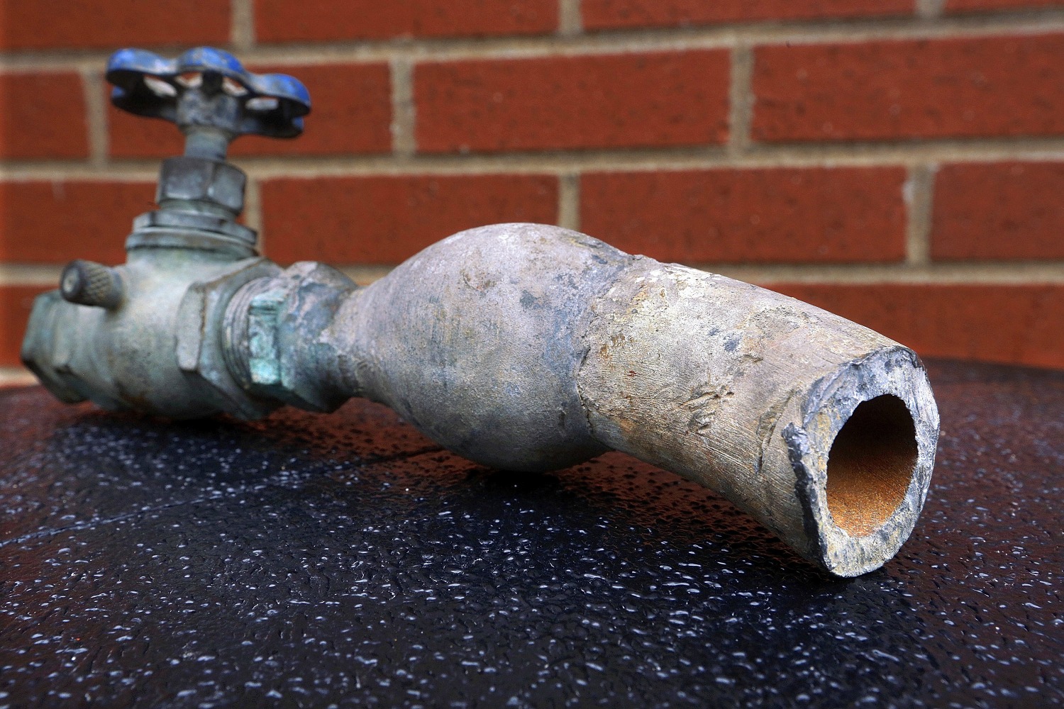 House votes to fund 28 water infrastructure projects and send aid to Flint