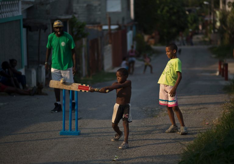 Cricketers fight for foothold in baseball-mad Cuba
