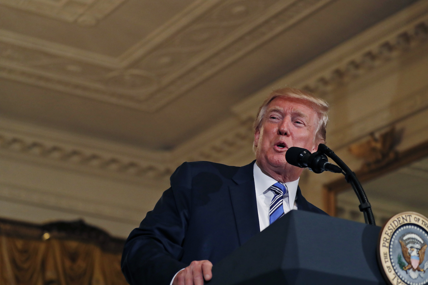 Trump NAFTA plan draws cautious response from business, labor