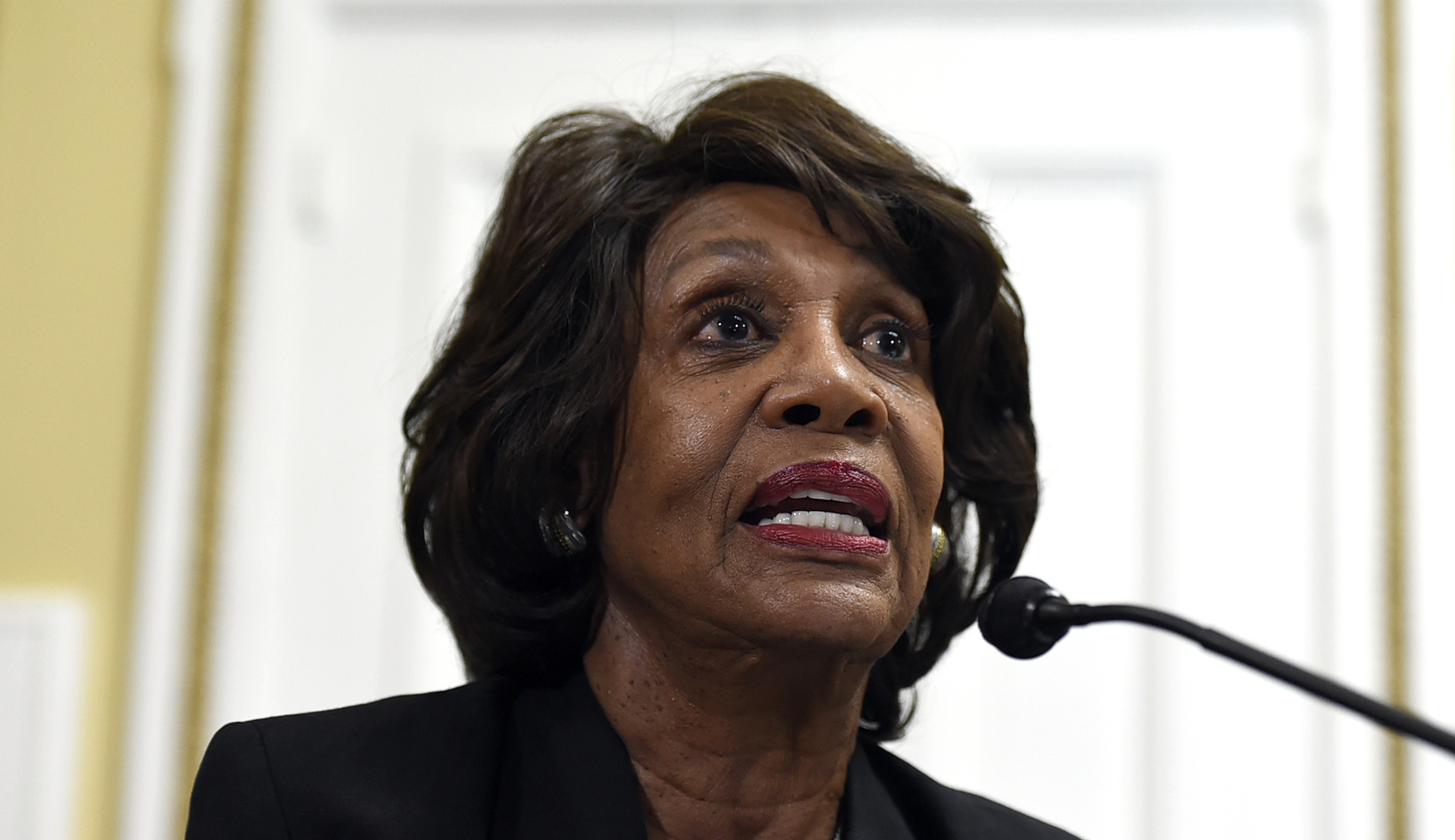 Maxine Waters wrote a poem about Robert Mueller sending Trump officials to jail