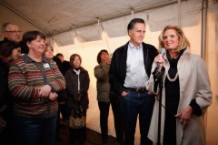 Romney battling to win back women