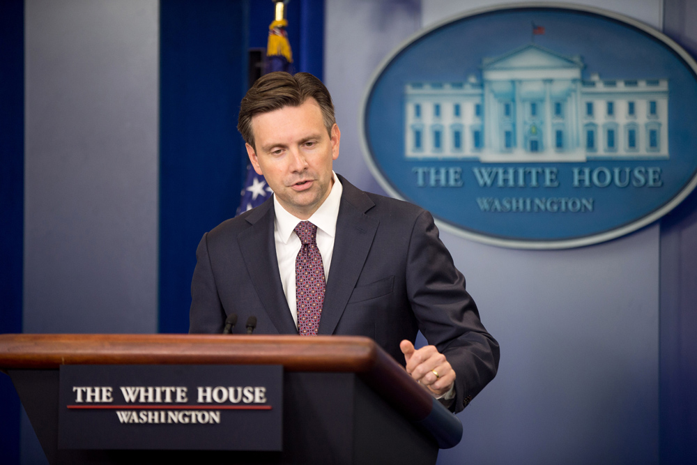 White House downplays Dem defections on Syrian refugees bill