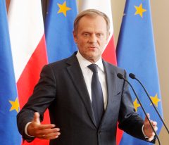 Polish authorities try to seize magazine’s files