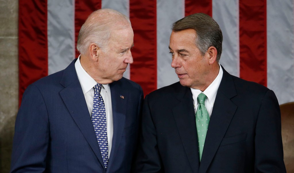Biden, Boehner, share an award at Notre Dame