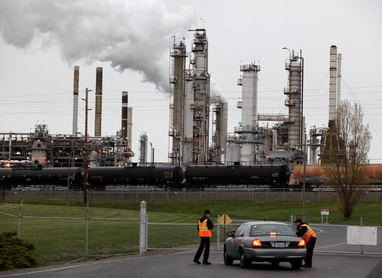 Tesoro earned $54 million in the final quarter of 2015, versus $145 million in the fourth quarter of the previous year. (AP Photo/Ted S. Warren, file)