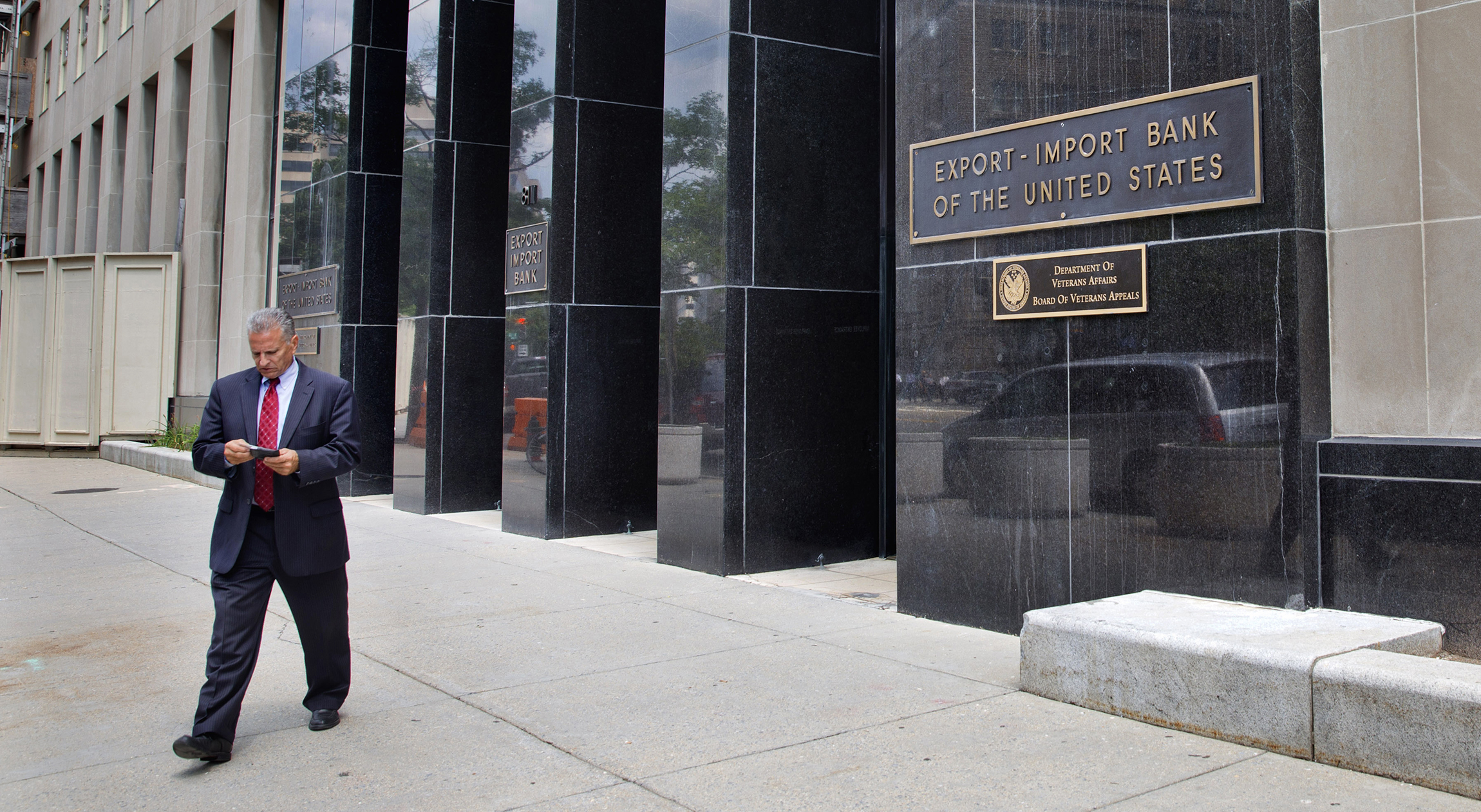 GovExec poll: 28 percent of fed workers say they might quit or retire because of Trump