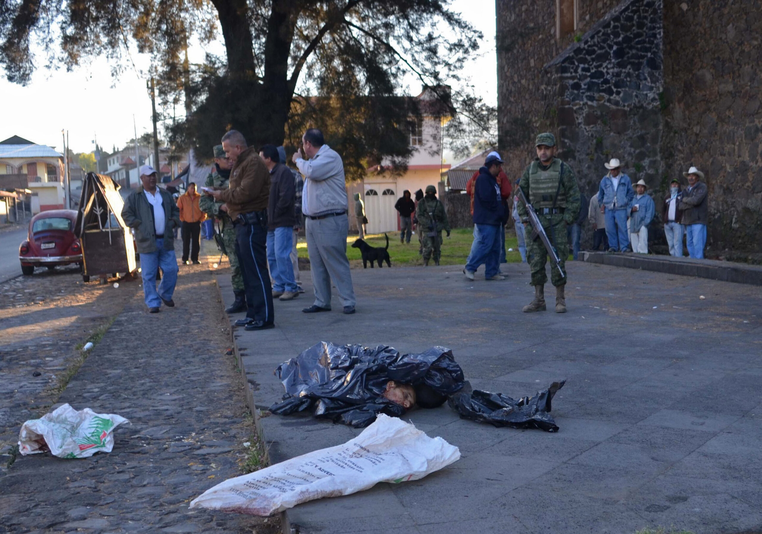 Police find 4 human heads in western Mexico