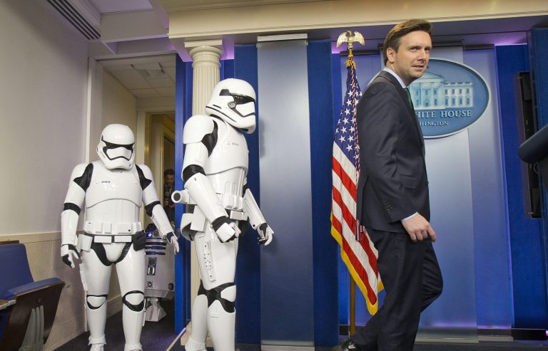 Press to White House press secretary Josh Earnest: These aren't the answers we're looking for. (AP Photo/Pablo Martinez Monsivais)