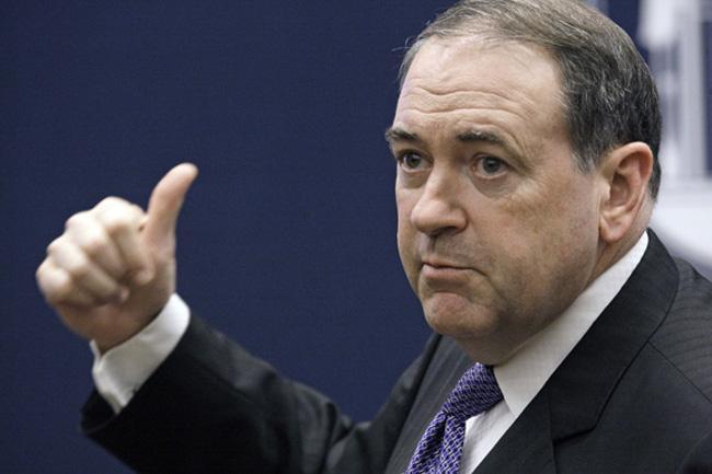 Huckabee: Obama “still has his head in the sand”