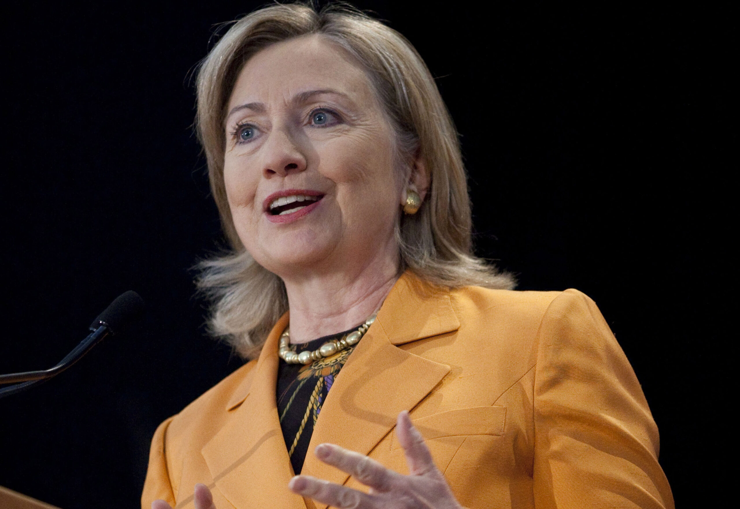 Hillary holds commanding lead among Dems