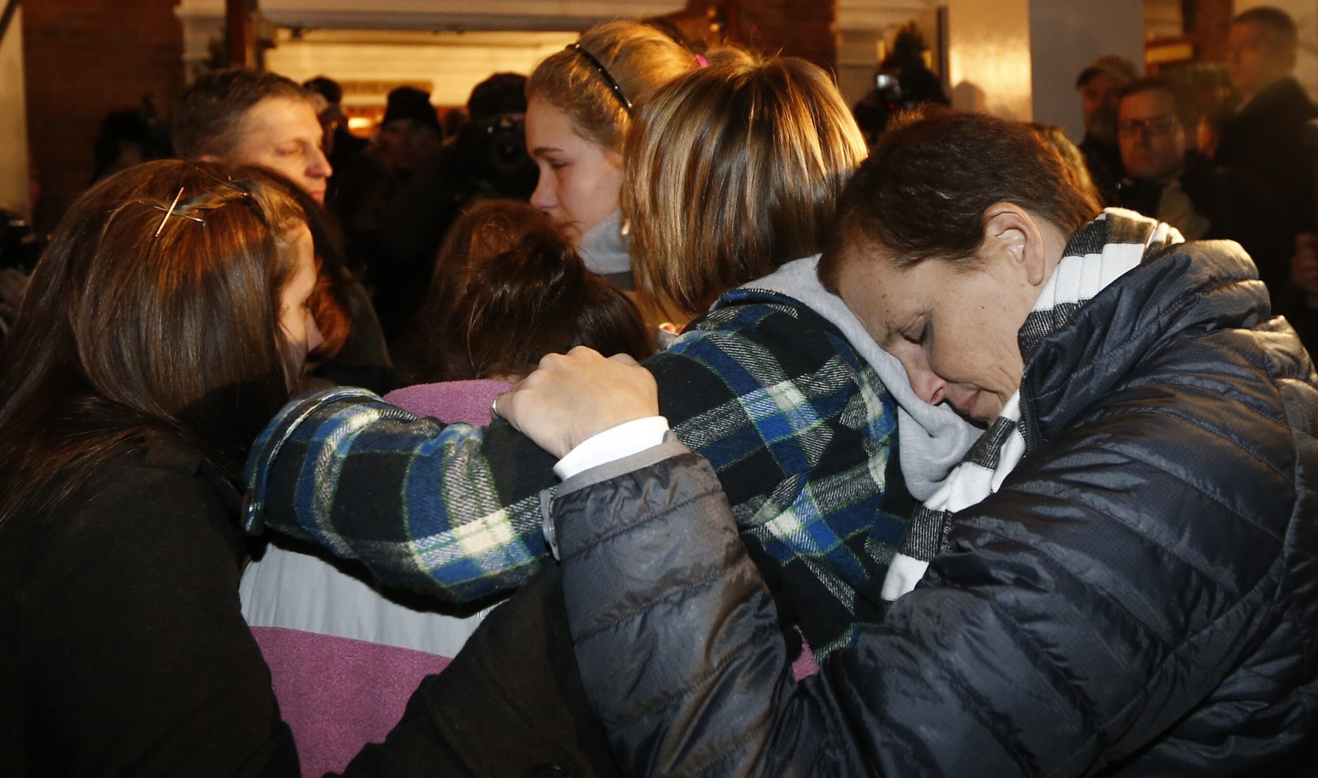 Hundreds pack Conn. church for vigil after rampage
