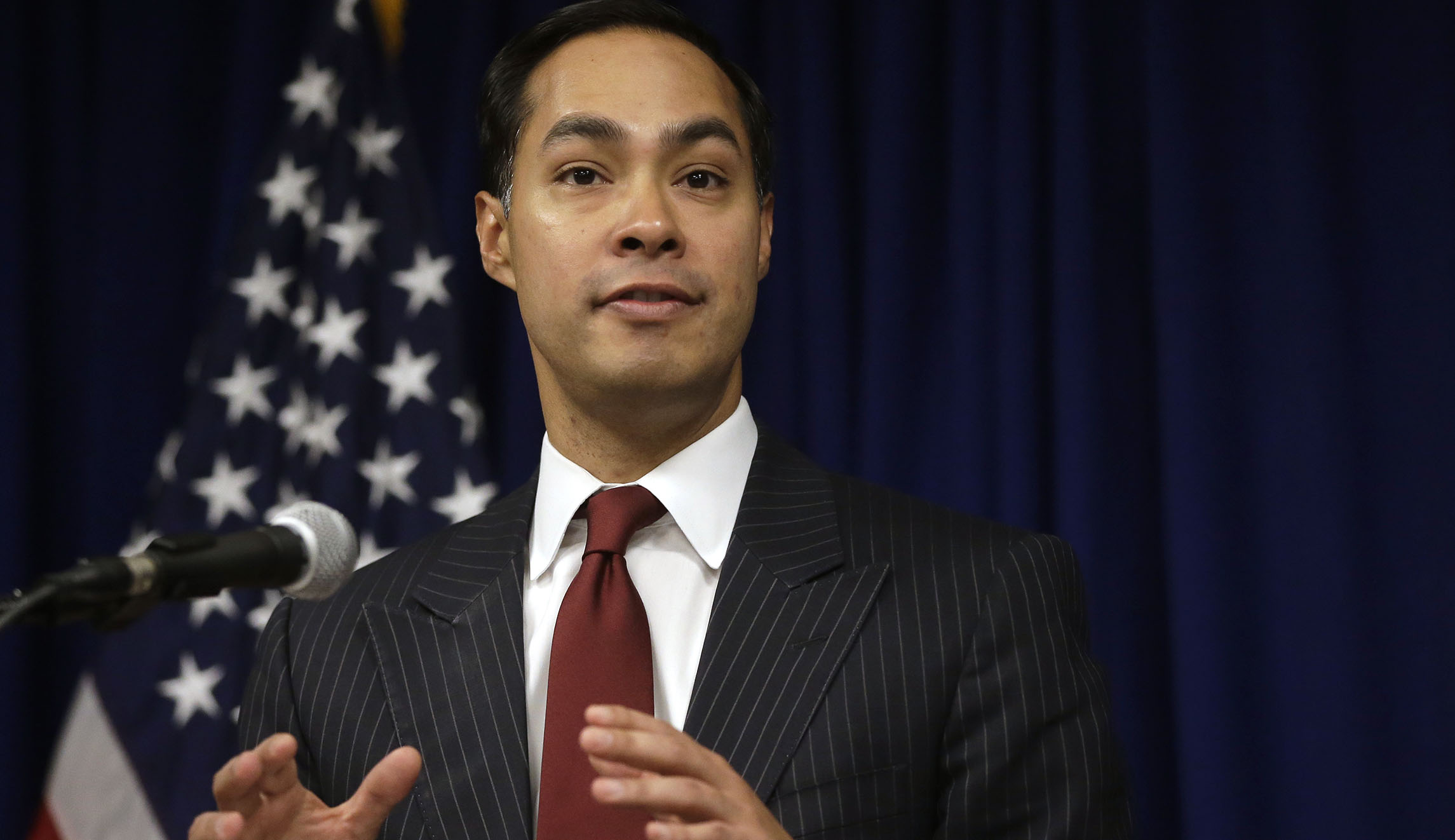Julian Castro becomes the latest 2020 Democrat to support tearing down border wall