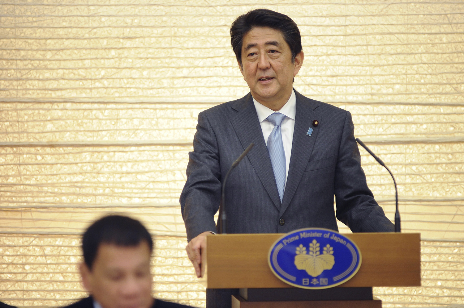 Trump to meet with Japanese prime minister next week