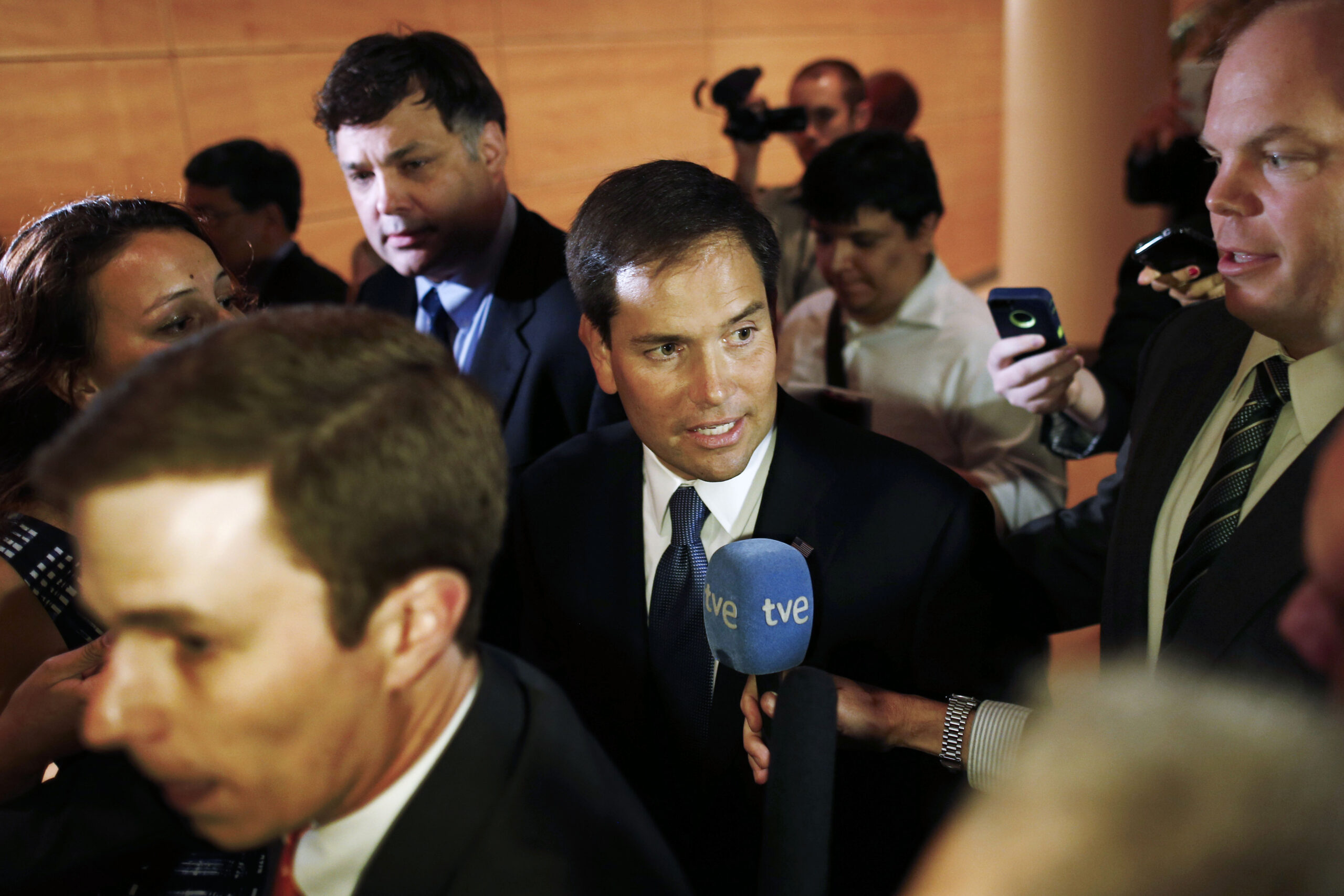 Marco Rubio immigration bill imperiled by Tea Party defiance