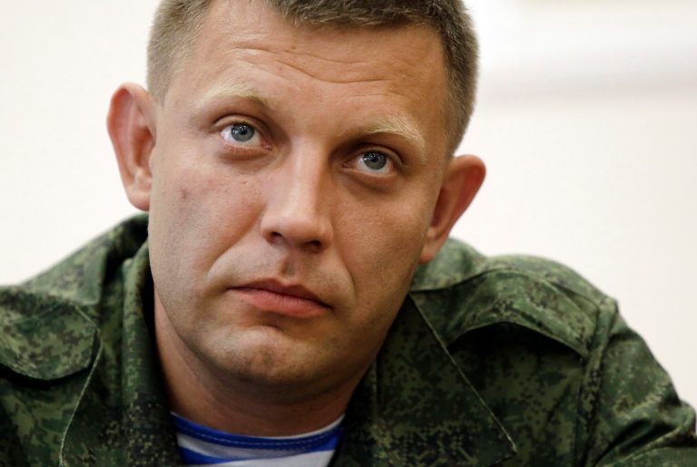 New Ukrainian rebel leader gives Moscow distance
