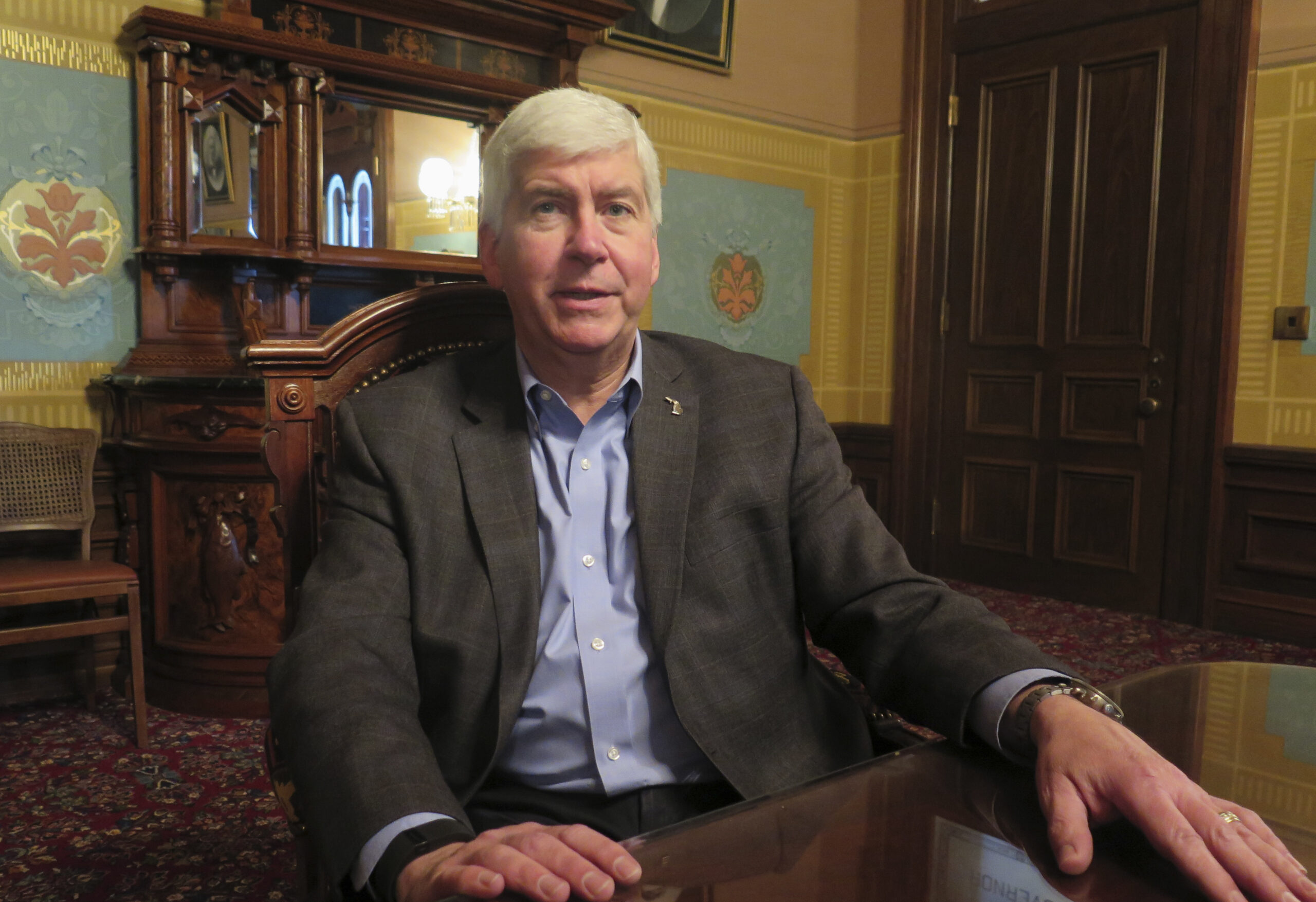 Michigan governor not worried about facing criminal charges over Flint water