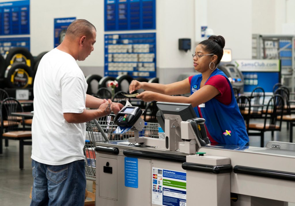 US retail sales flat in July
