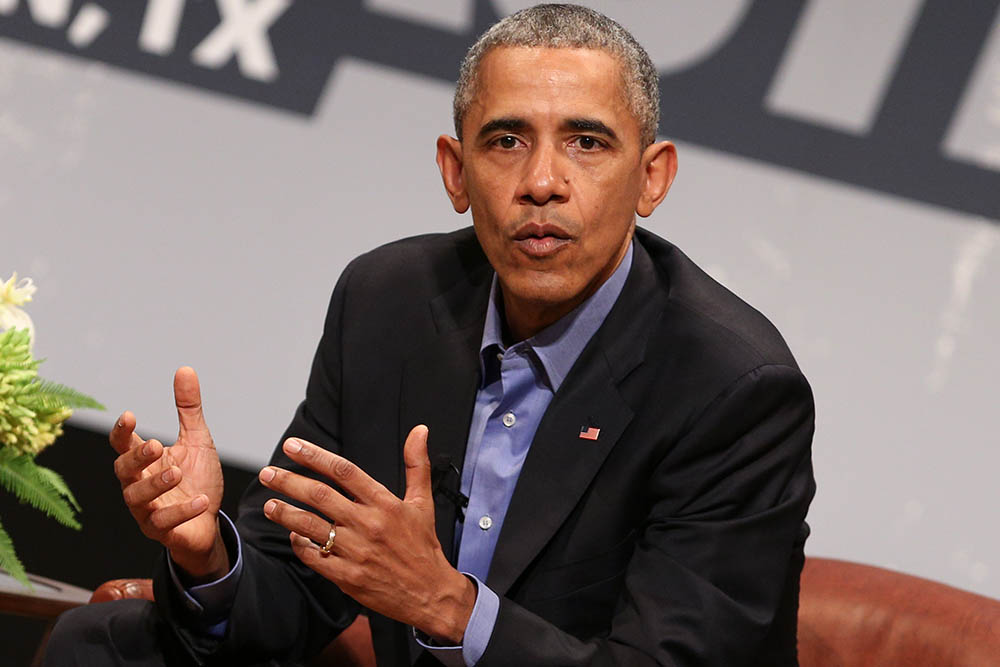 Obama dumps on Trump