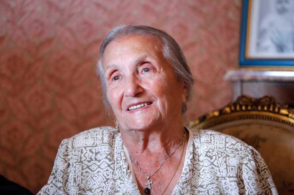 Wed in a lion’s cage: circus queen’s active at 103