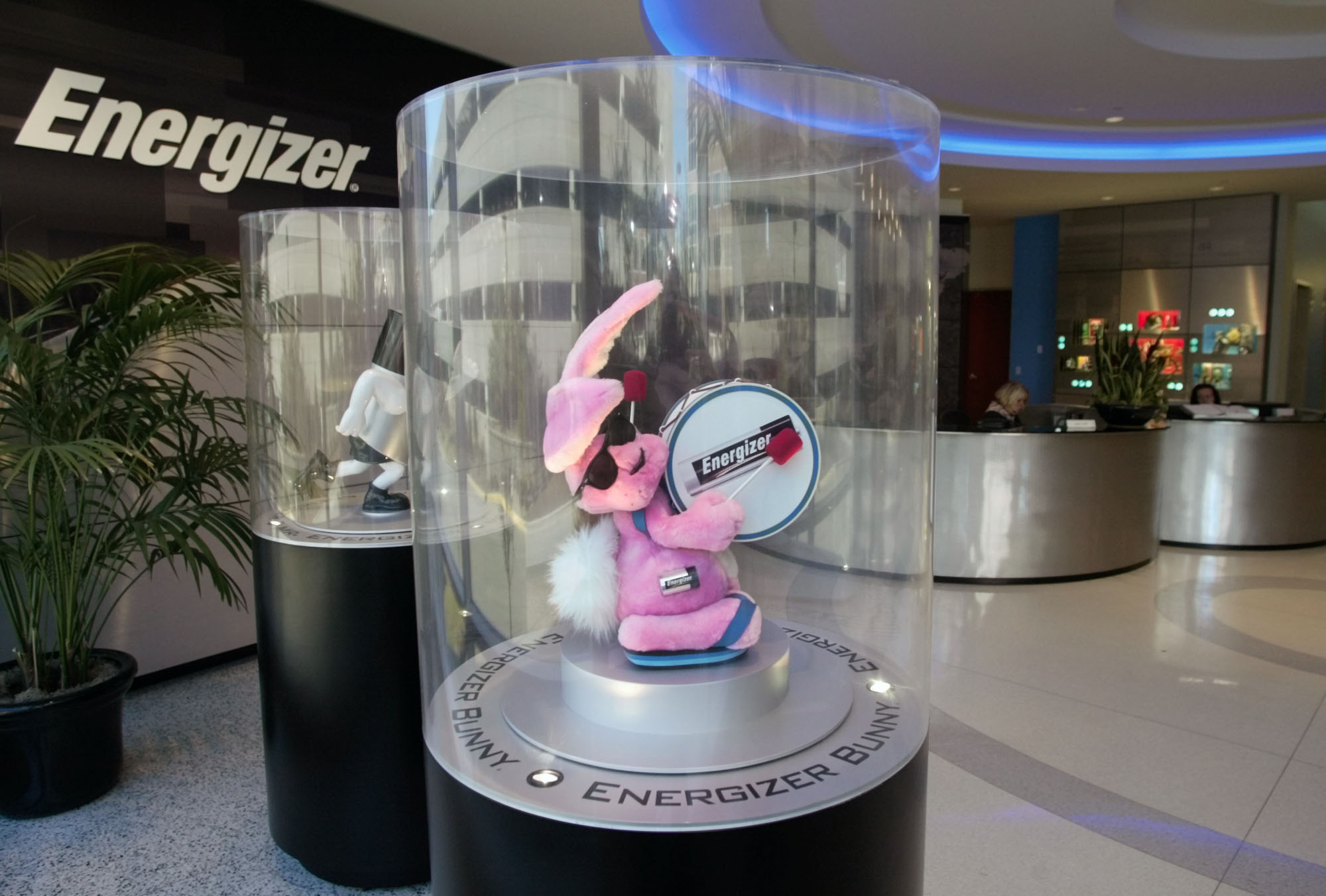 Energizer to split into 2 companies to hone focus