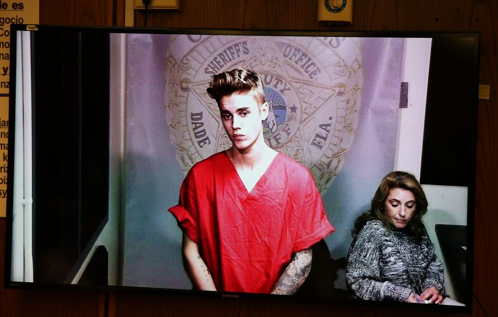 Singing or sinking? Justin Bieber hits new low