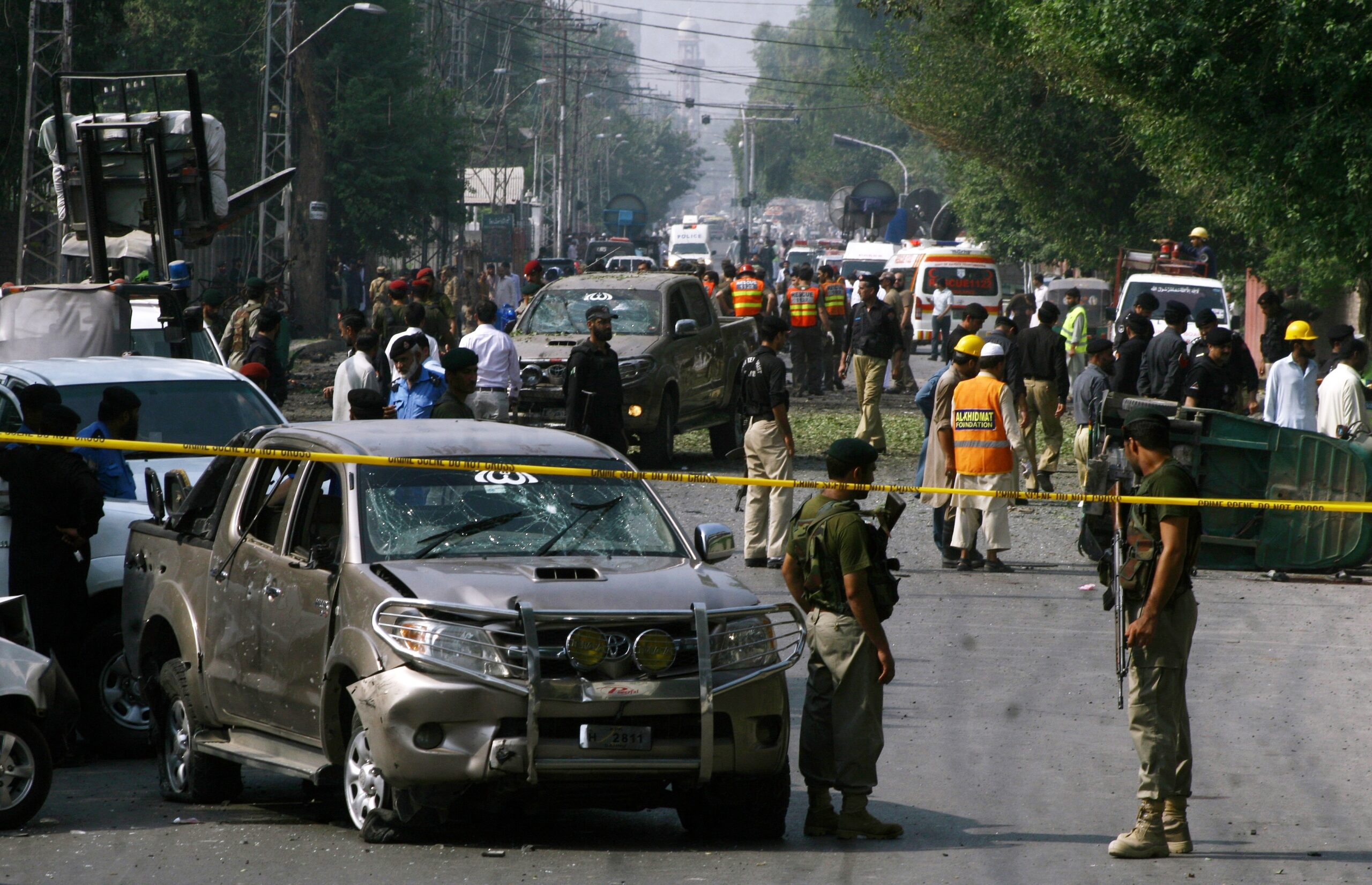 Suicide bomber targets army in Pakistan, kills 5