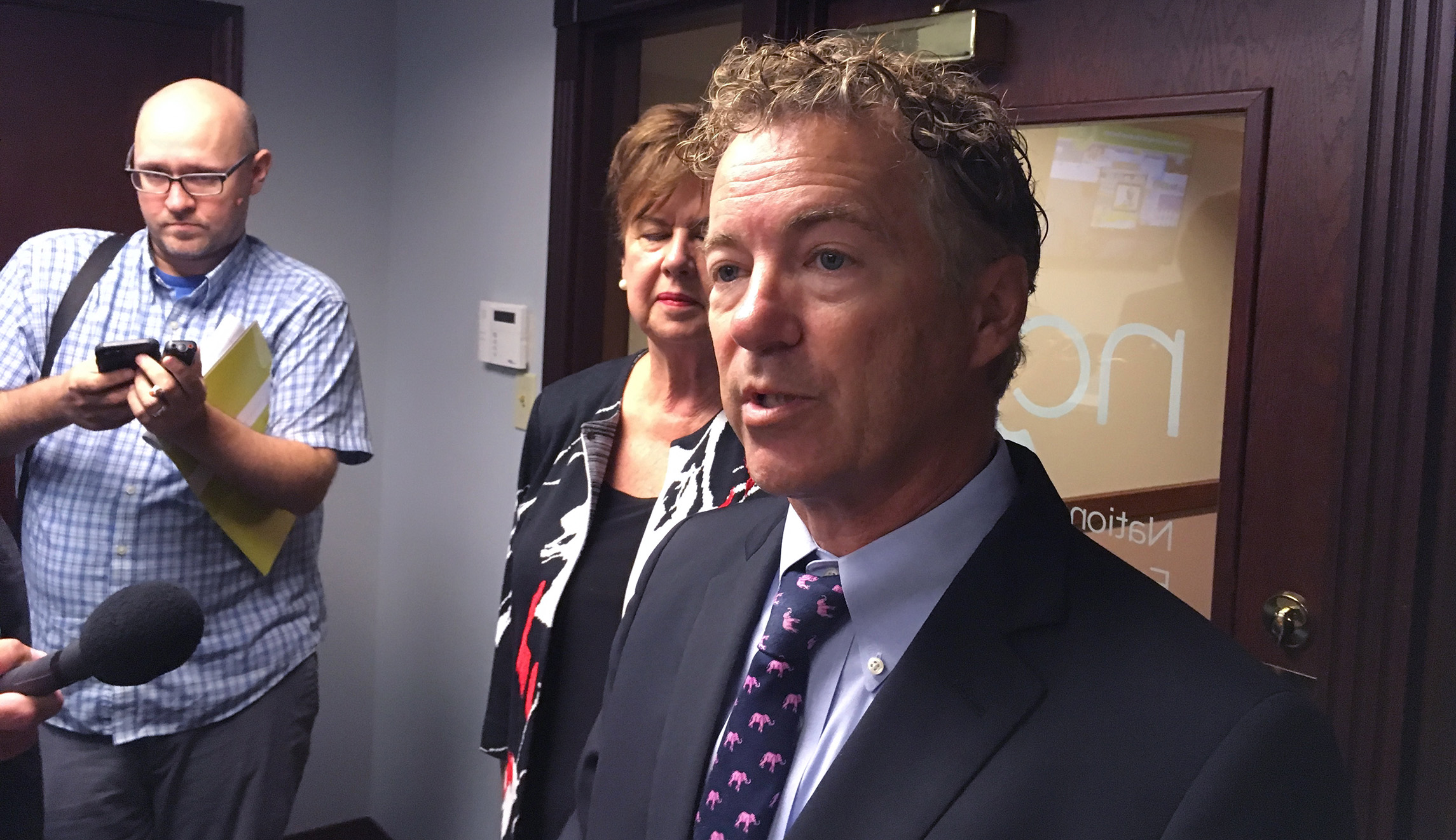 Rand Paul suffers 6 broken ribs after being attacked in Kentucky home