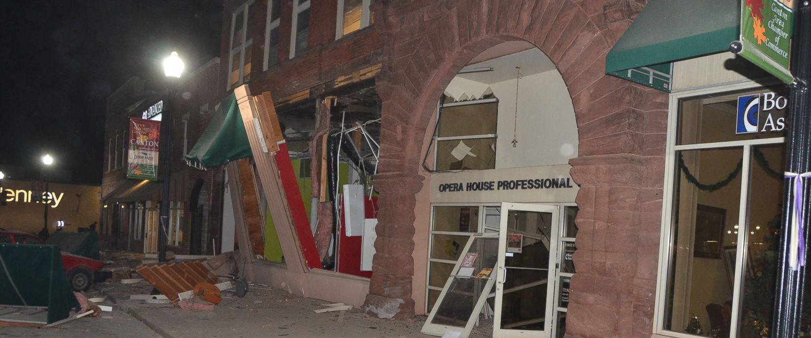 Explosion in rural Illinois town kills 1, injures 10
