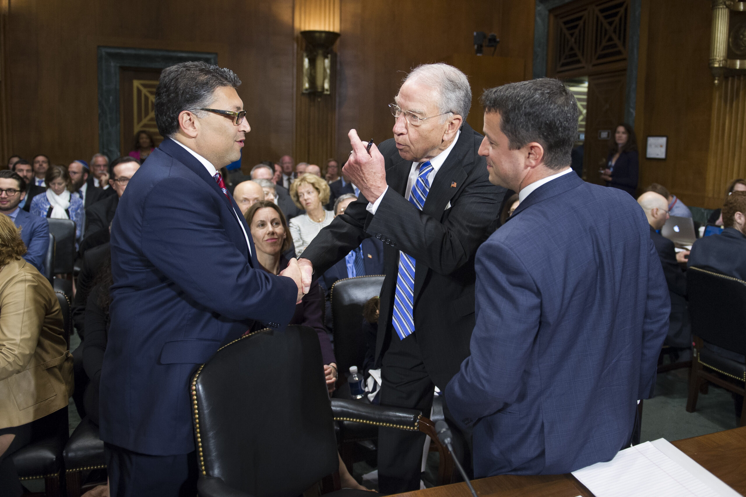 Elizabeth Warren refuses to meet Trump nominee she’s blocking for Justice antitrust division