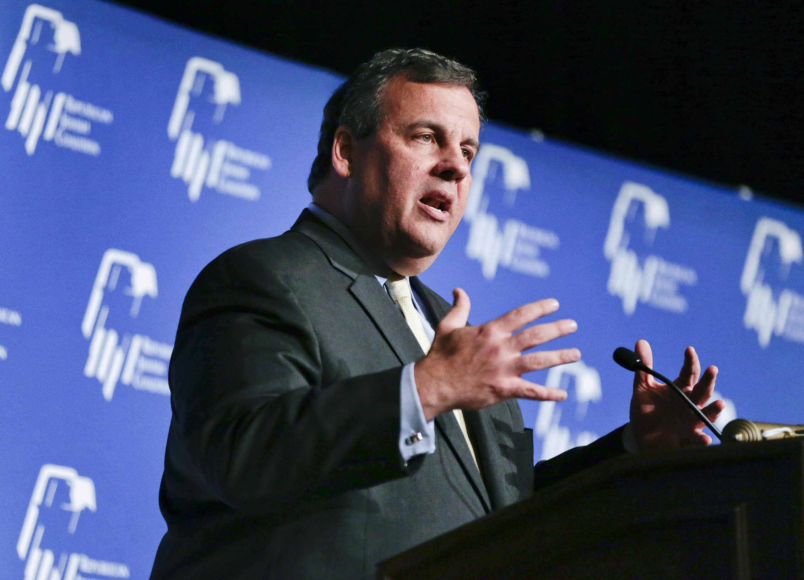Majority of New Jersey residents approve of Christie but remain skeptical of role in bridge scandal