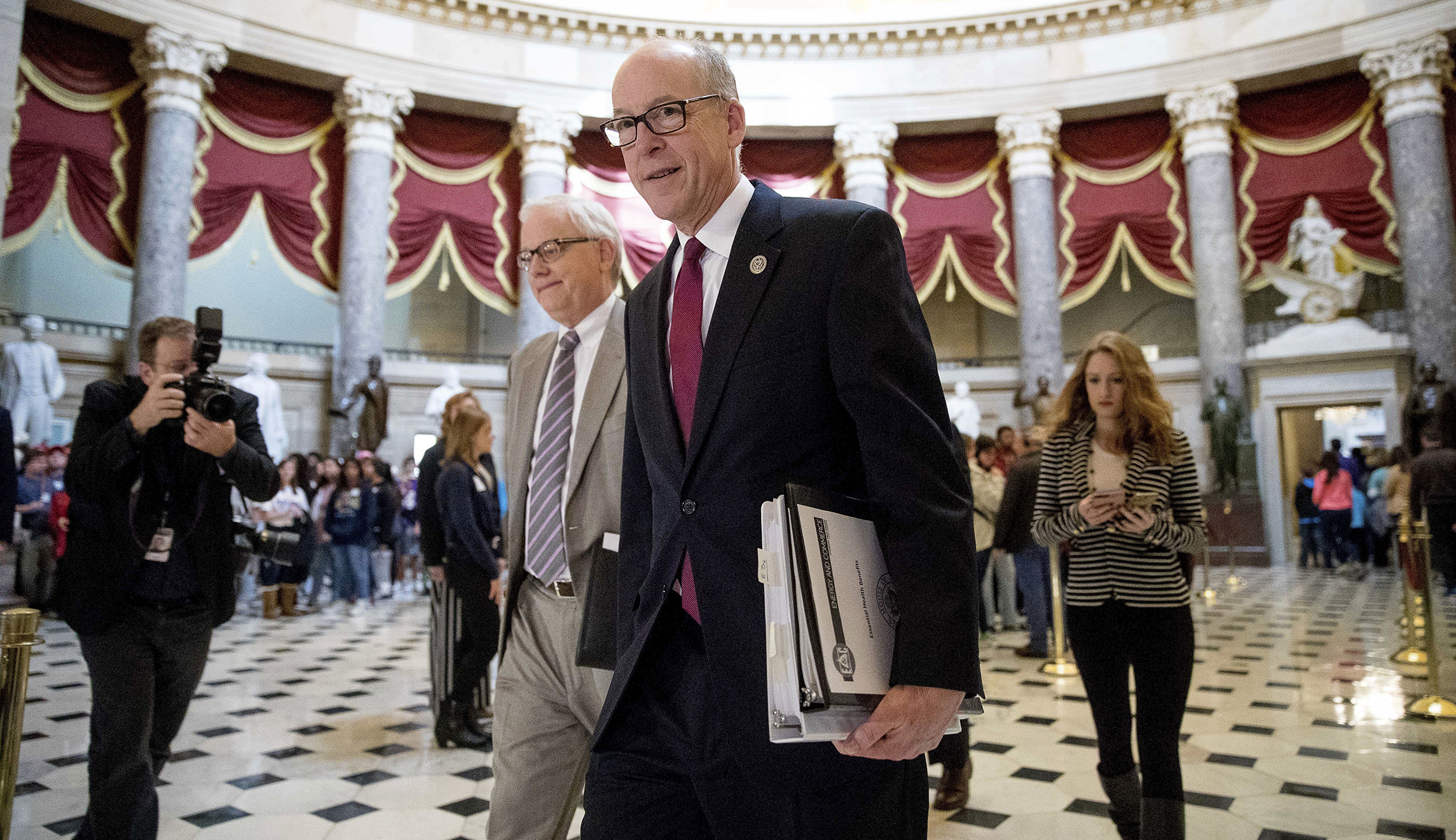 Greg Walden pursues giving consumers more information on health prices