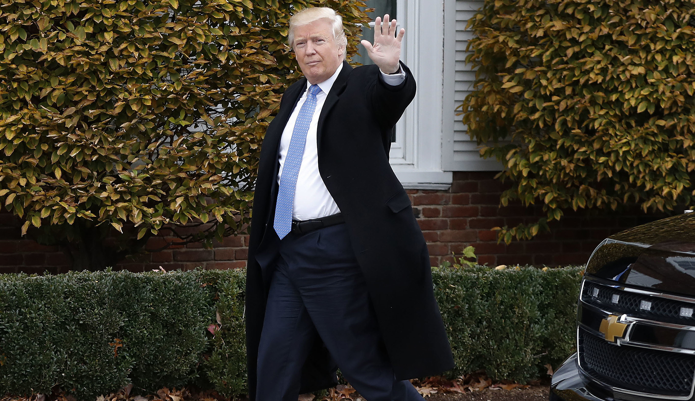Trump touts economic successes in Thanksgiving message to America