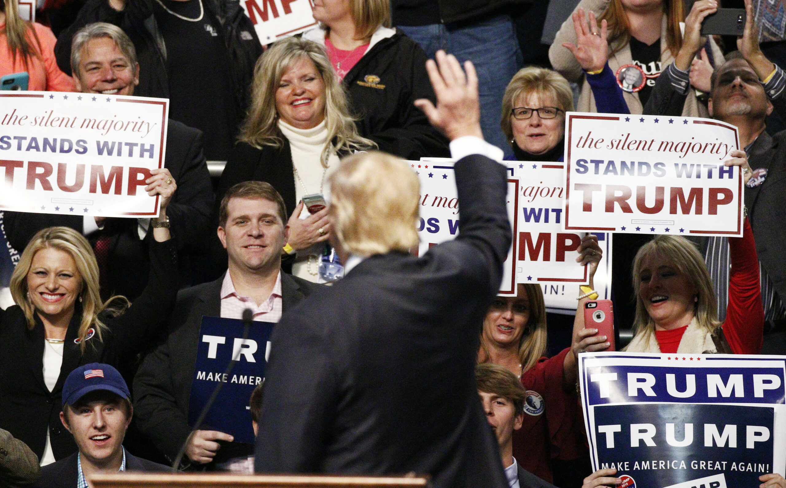 Trump rally tickets going for $500 on Craigslist