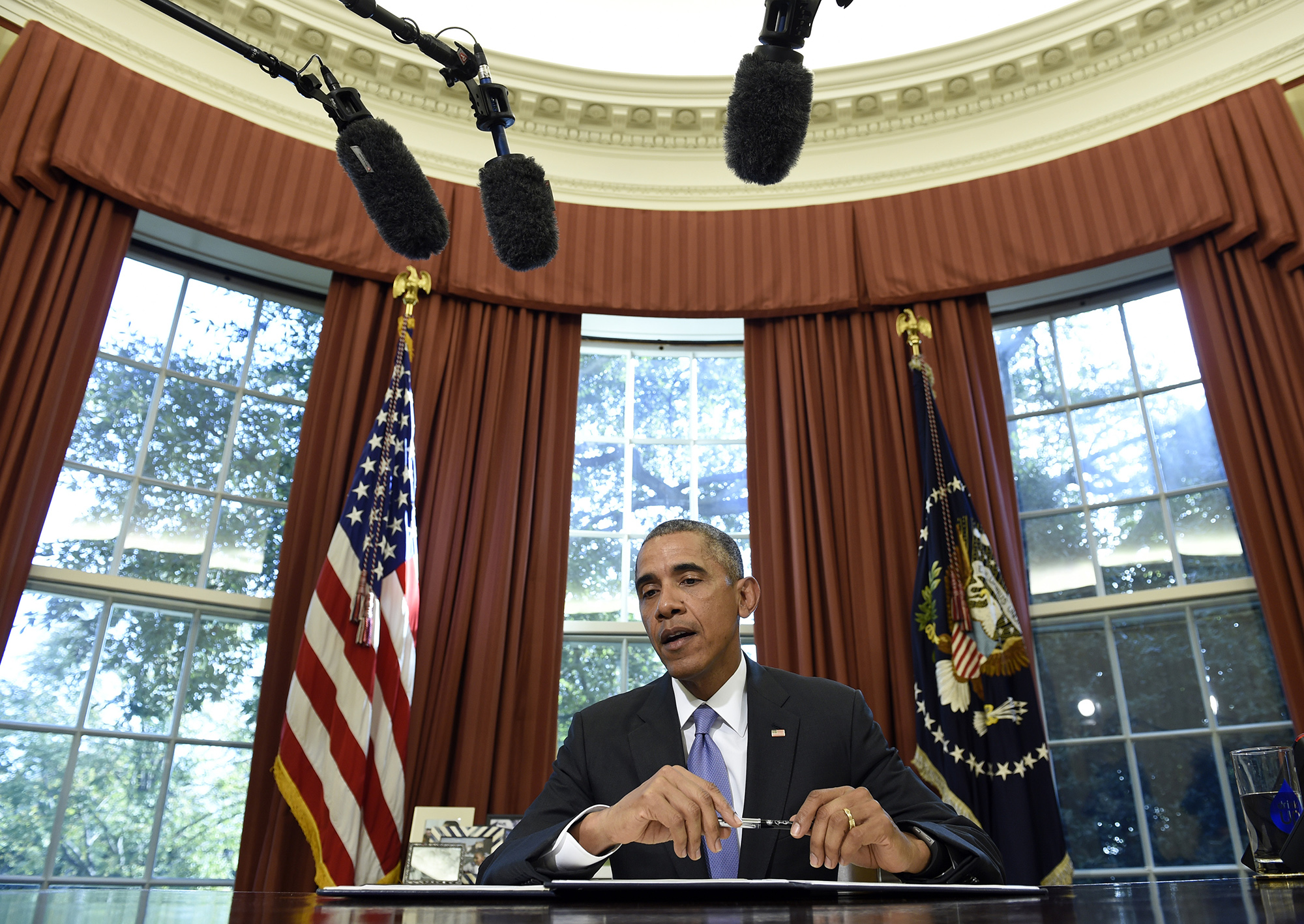 Obama vetoes resolution that would block clean water rule