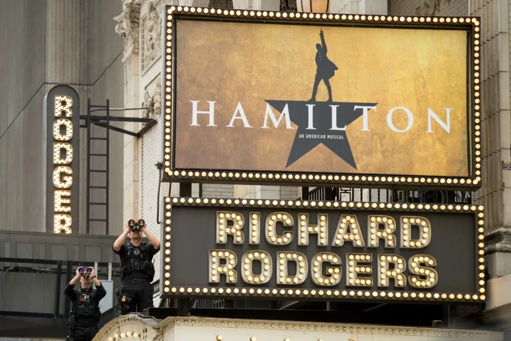 Obama: Don’t miss your chance to see ‘Hamilton’ with Hillary