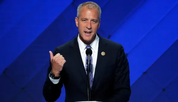Series of swing House seats moving Republicans’ way, political handicappers say