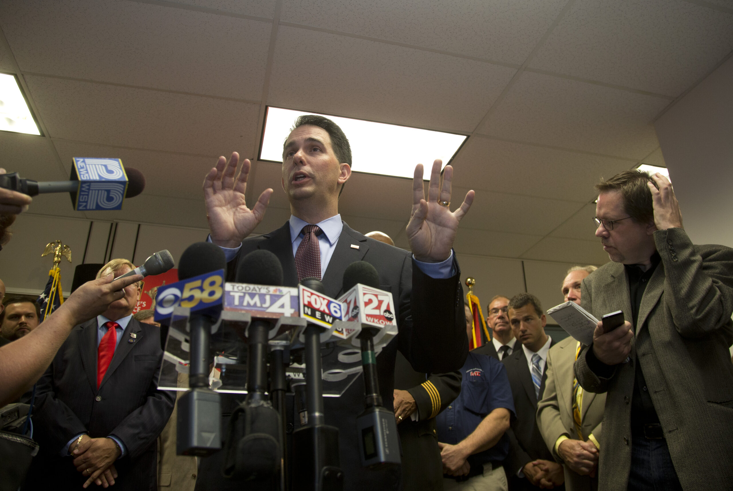 Walker to become third GOP candidate to sign abortion ban