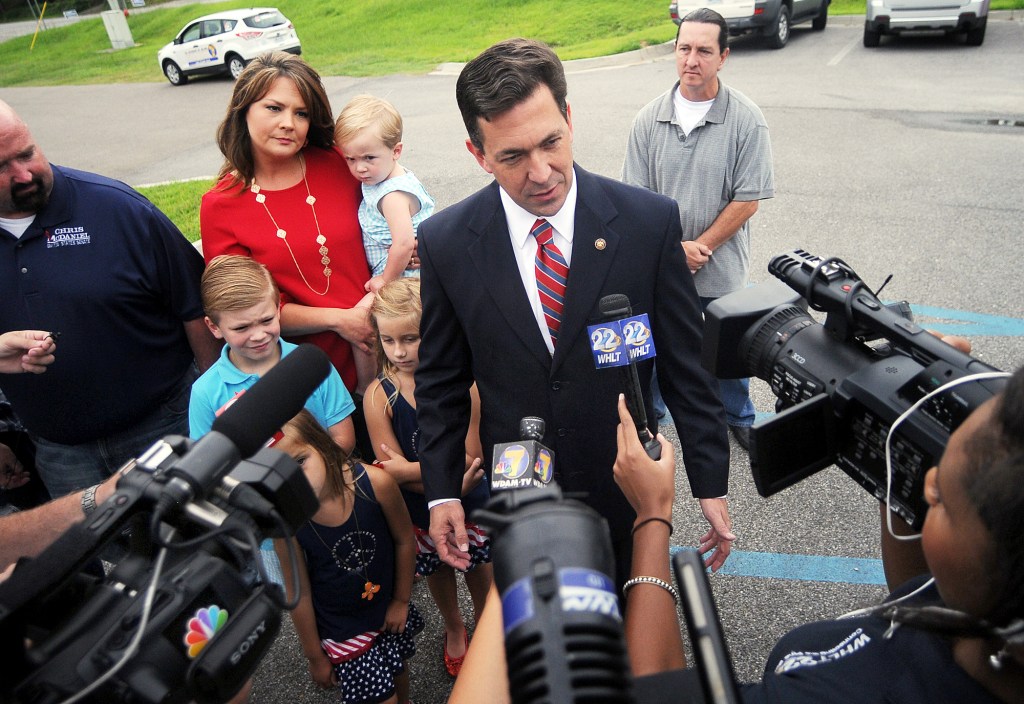 Cochran holds off tea party challenge