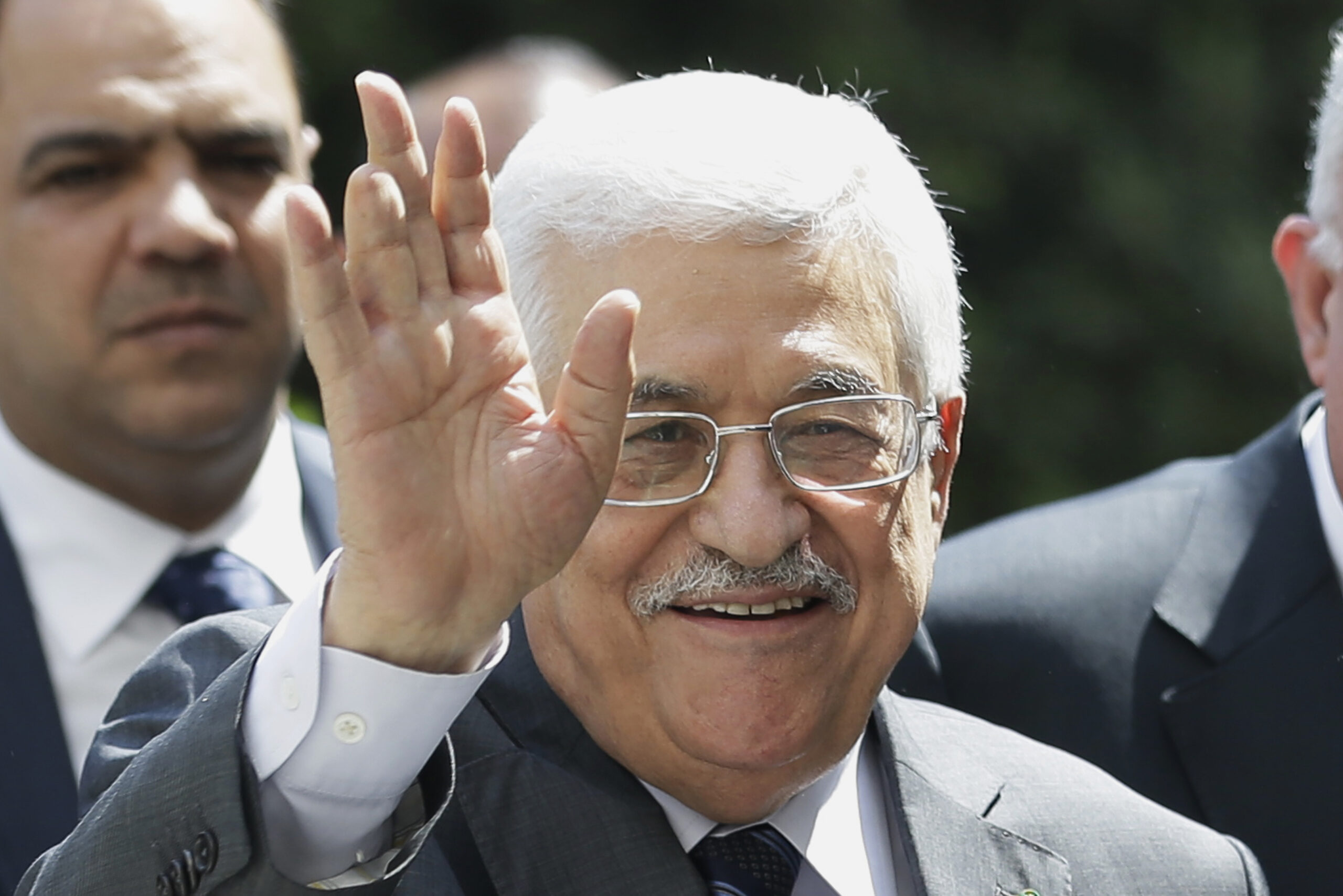 Palestinian president urges Hamas to yield power