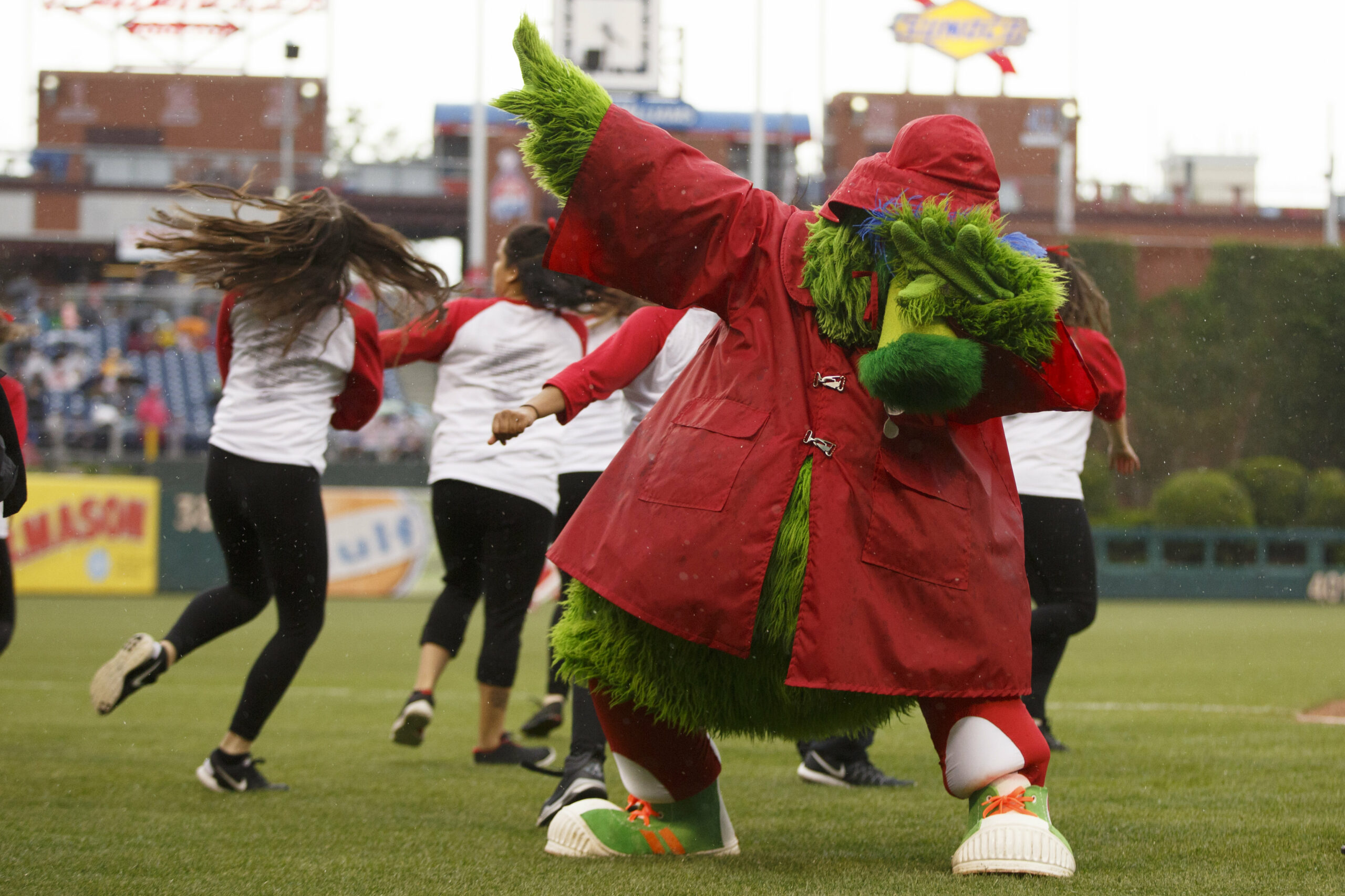 Poll: Phillie Phanatic more qualified for presidency than Trump