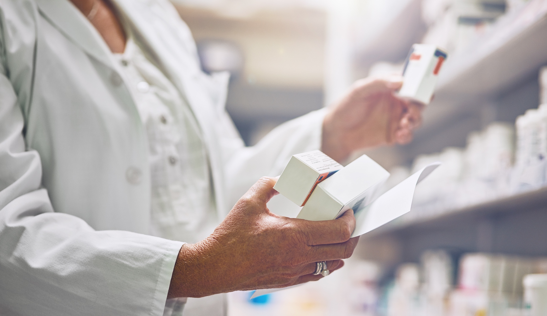 White House proposes faster approval of drugs to lower prices