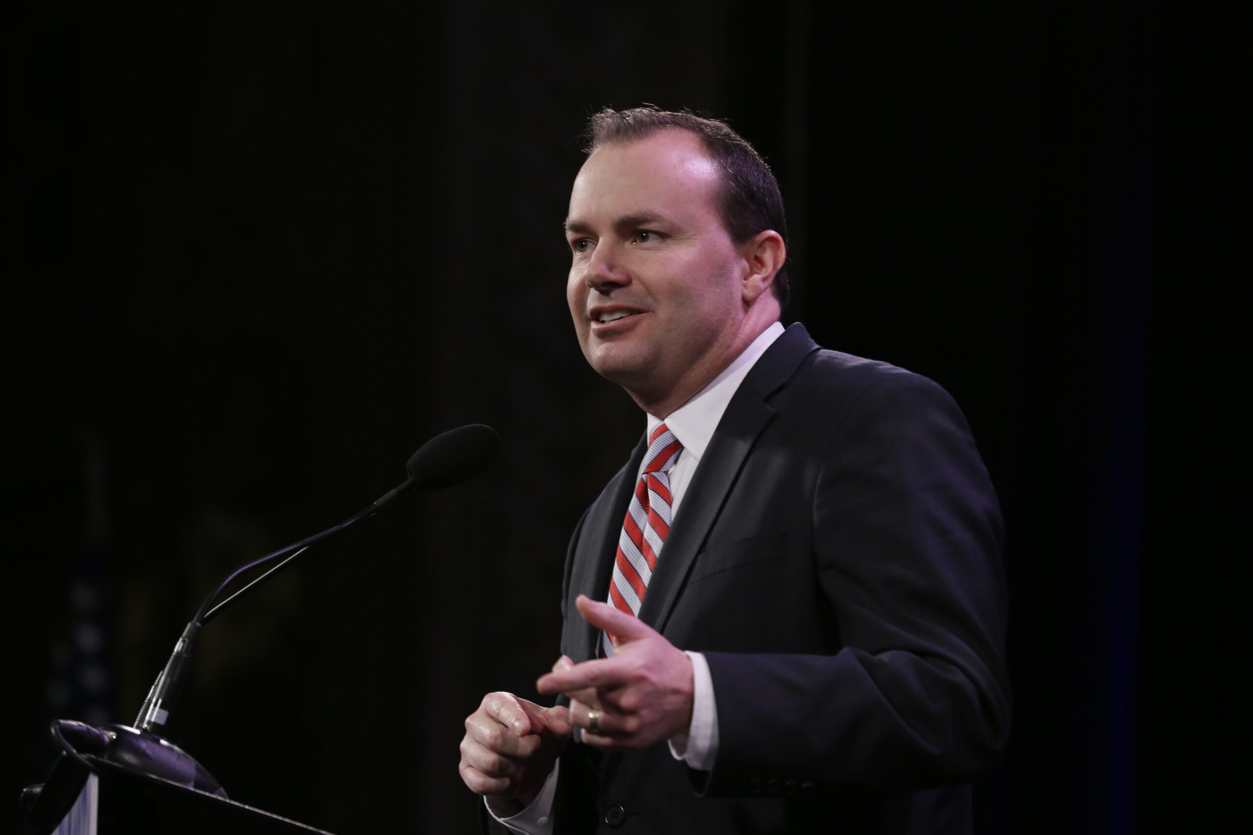 Mike Lee raises cash for Rob Portman
