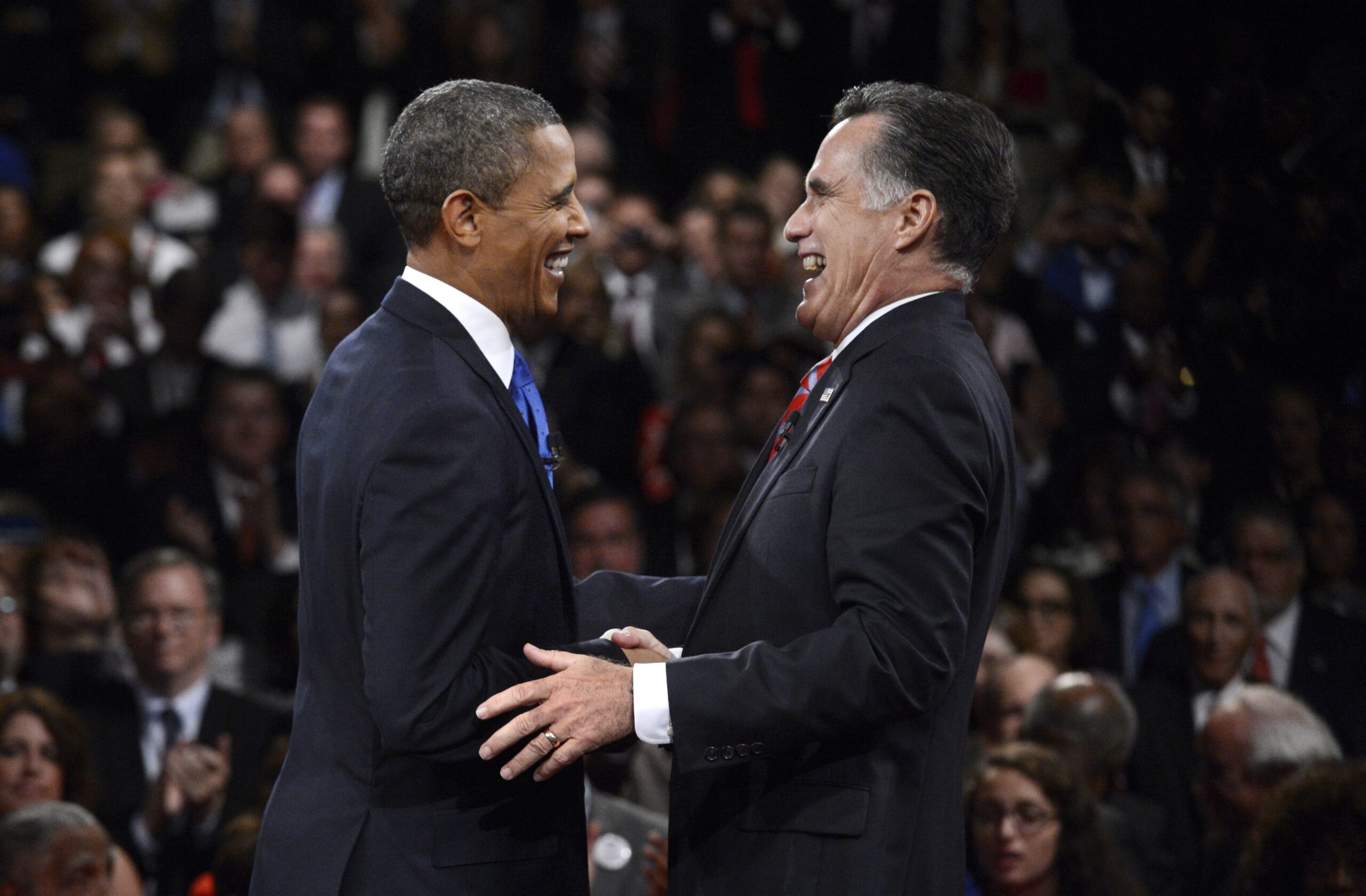 Obama tweets ‘Good point, Mitt’ Romney, calls for gun control