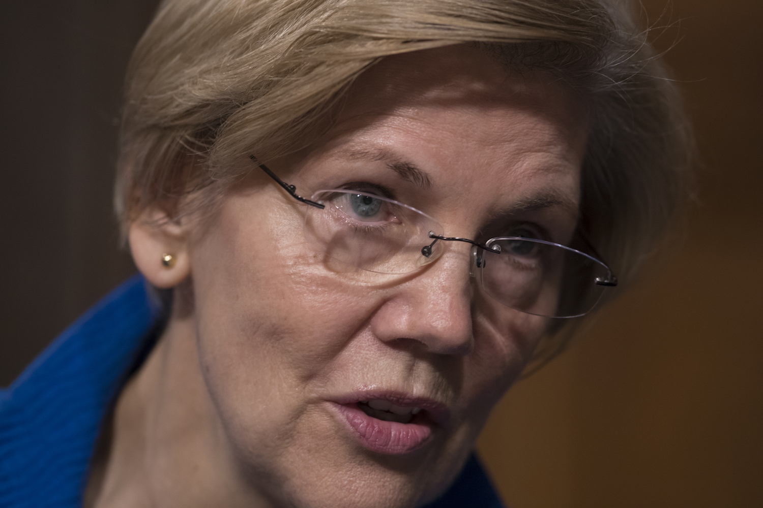 Elizabeth Warren supports Ben Carson for HUD secretary
